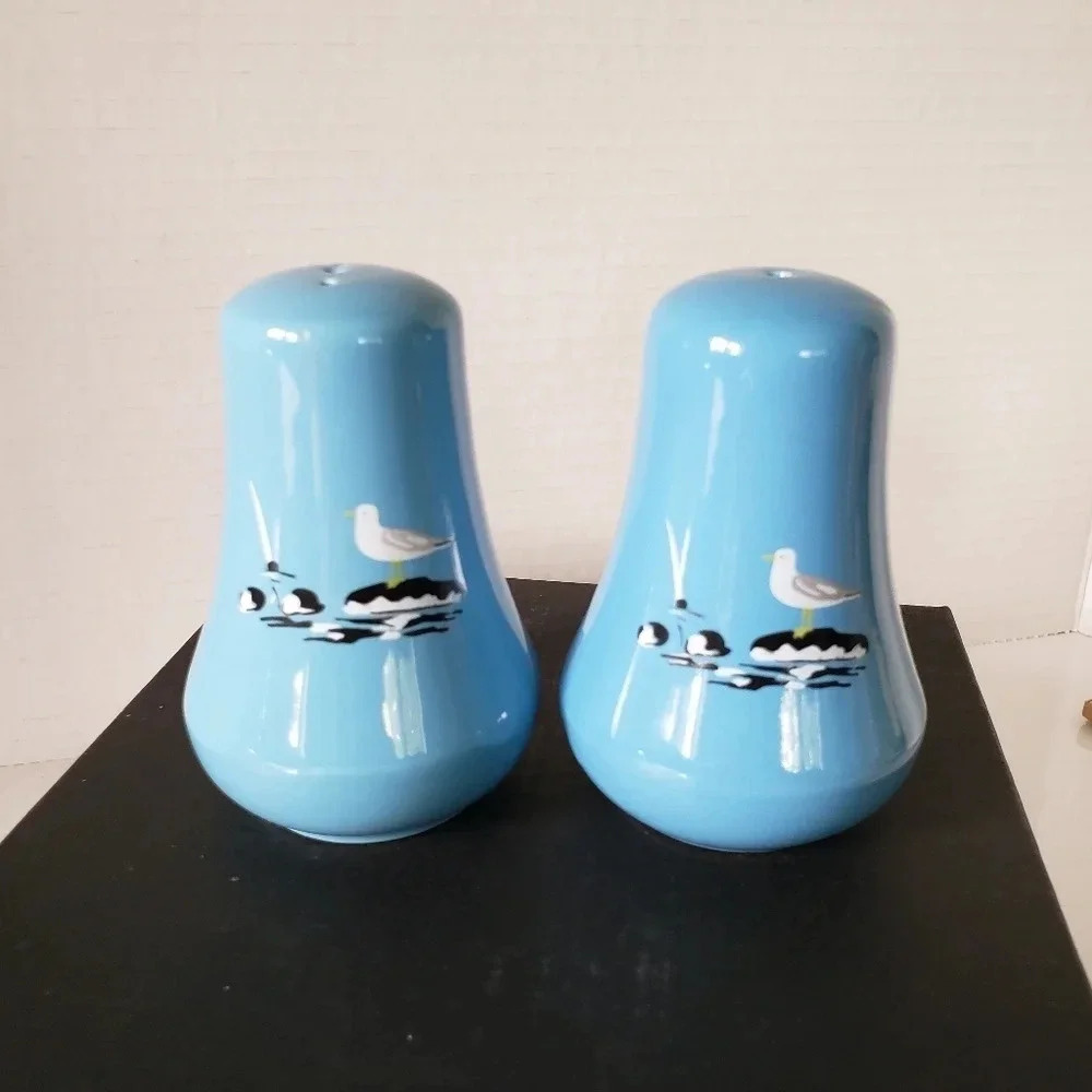 Vintage Kingswear Pottery Blue Seashore/Birds Salt/Pepper Shakers.
